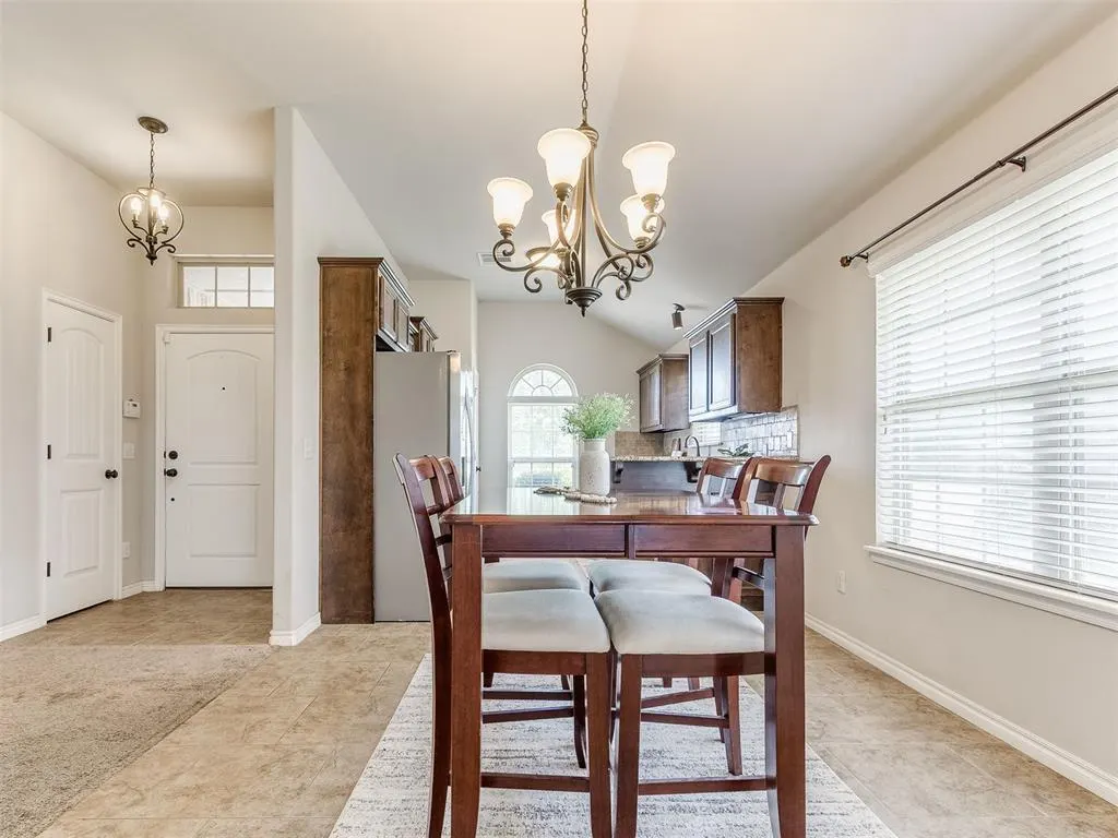 Photo 9 — 12709 Quaker Drive, Oklahoma City, OK 73120