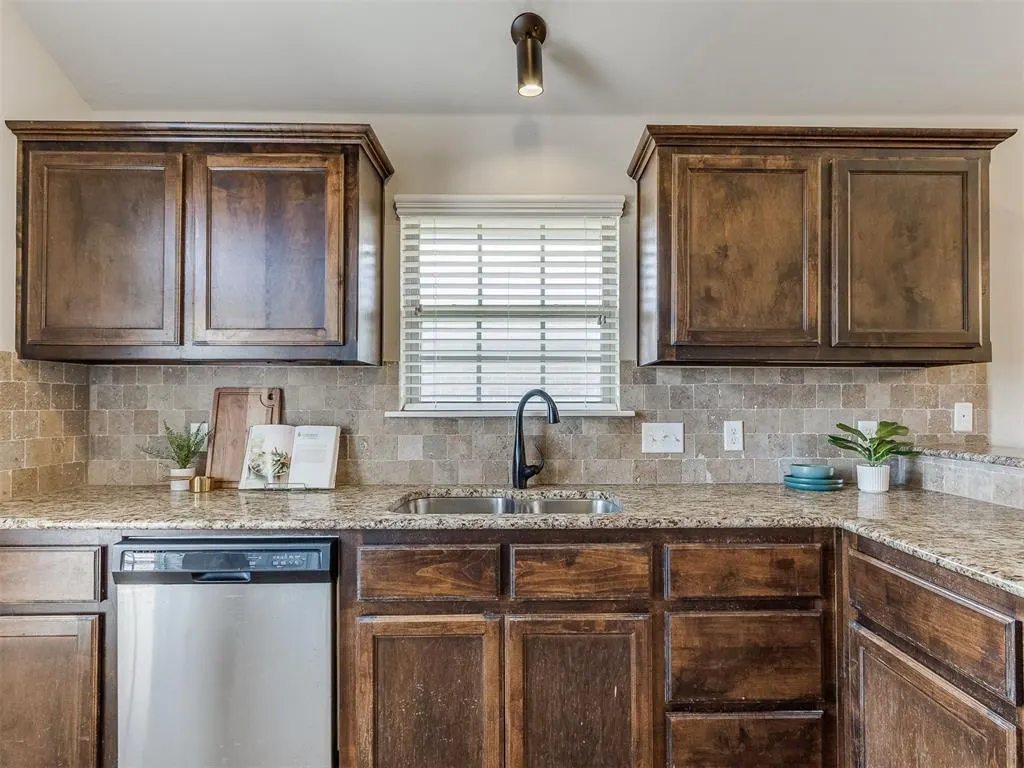 Photo 11 — 12709 Quaker Drive, Oklahoma City, OK 73120