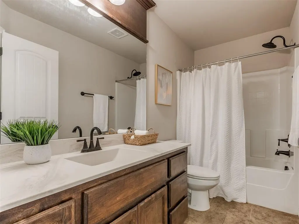 Photo 14 — 12709 Quaker Drive, Oklahoma City, OK 73120