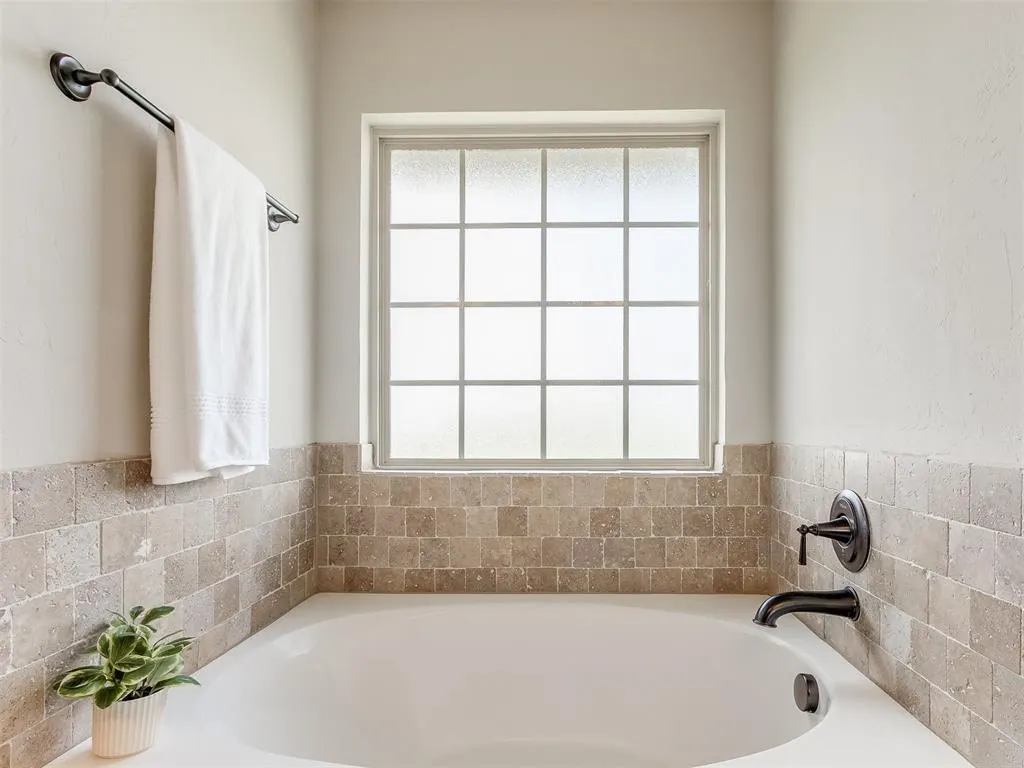Photo 23 — 12709 Quaker Drive, Oklahoma City, OK 73120