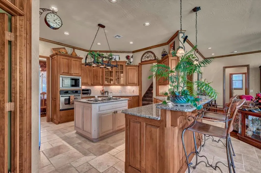 Photo 13 — 10616 Shoreside Drive, Oklahoma City, OK 73170