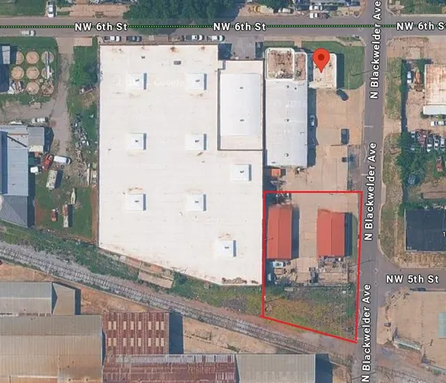 Photo 4 — 1704 NW 6th Street 101, Oklahoma City, OK 73106