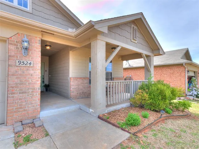 Photo 2 — 9524 SW 29th Terrace, Oklahoma City, OK 73128
