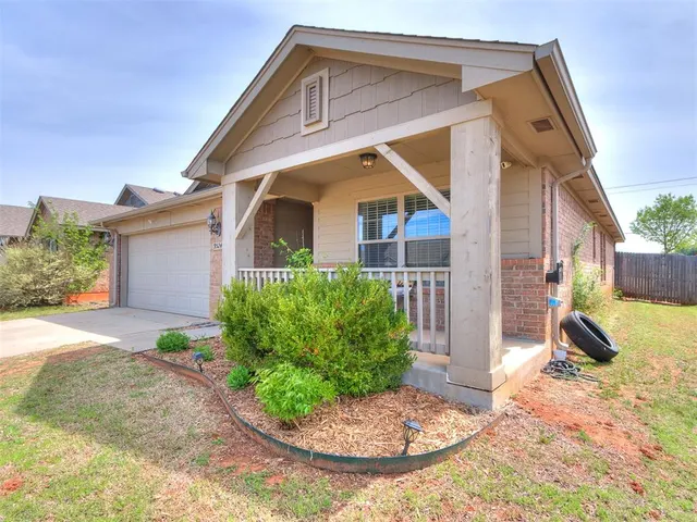 Photo 3 — 9524 SW 29th Terrace, Oklahoma City, OK 73128