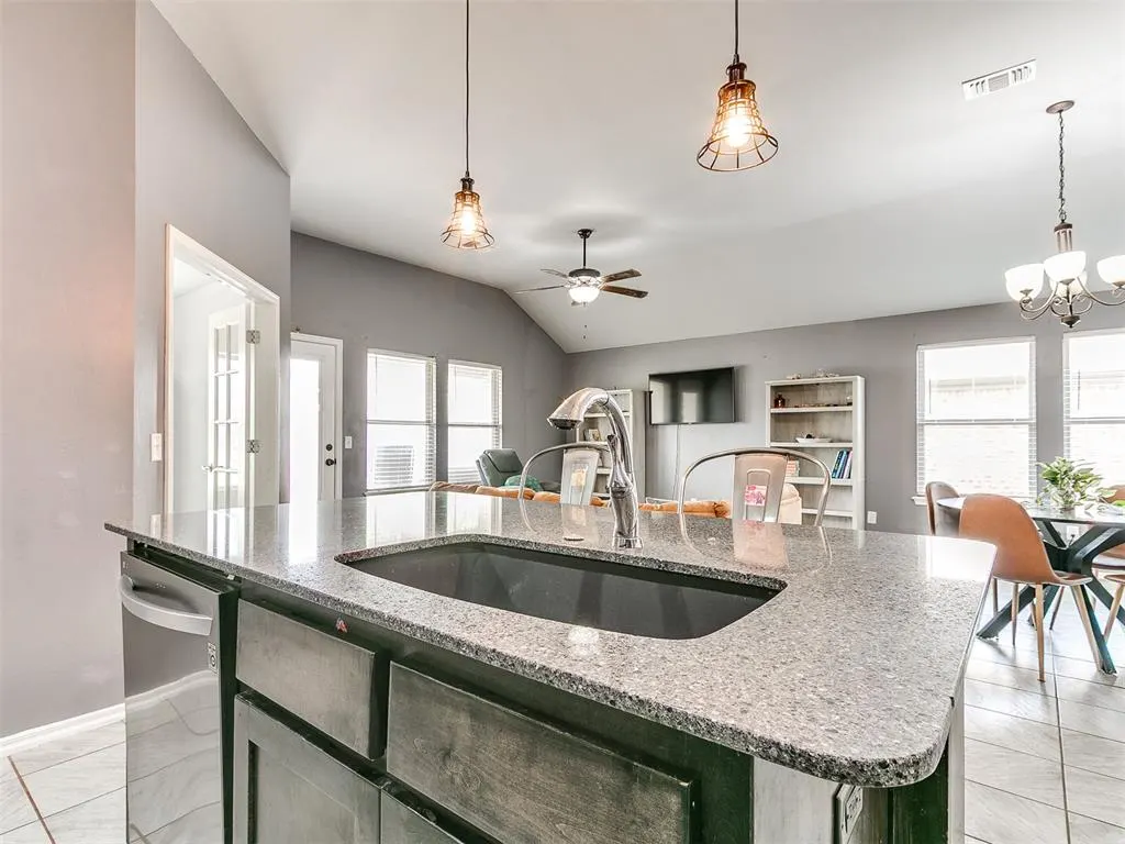 Photo 16 — 9524 SW 29th Terrace, Oklahoma City, OK 73128
