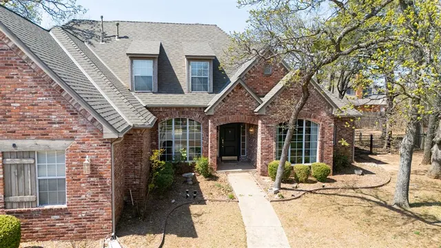 Photo 5 — 2300 Foxwood Circle, Edmond, OK 73034