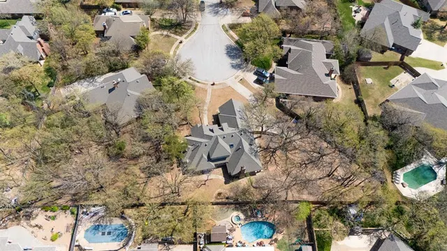 Photo 8 — 2300 Foxwood Circle, Edmond, OK 73034