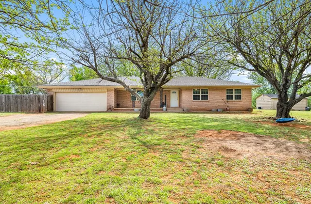 Front exterior — 540 E Gracemont Street, Gracemont, OK 73042