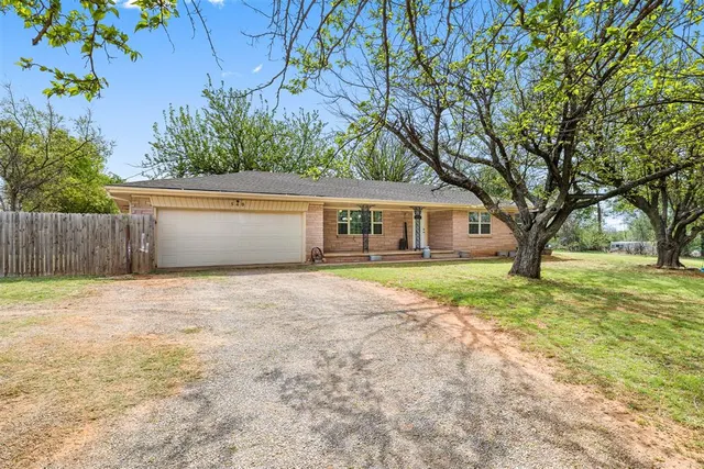 Photo 4 — 540 E Gracemont Street, Gracemont, OK 73042
