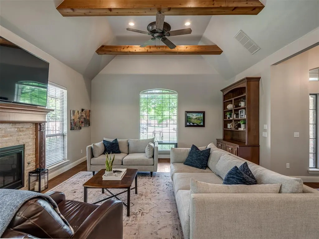 Photo 5 — 4633 Olde Village Circle, Edmond, OK 73013