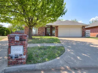 Sold home at 6800 NW 136th Place