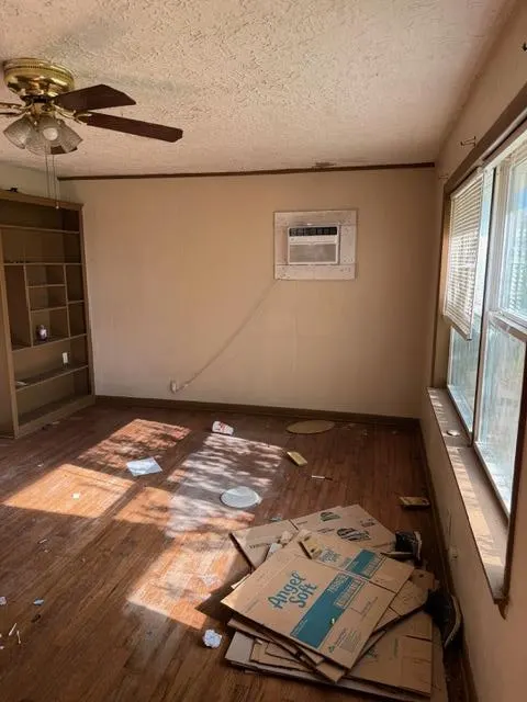 Photo 6 — 407 S Fox Street, Wayne, OK 73095