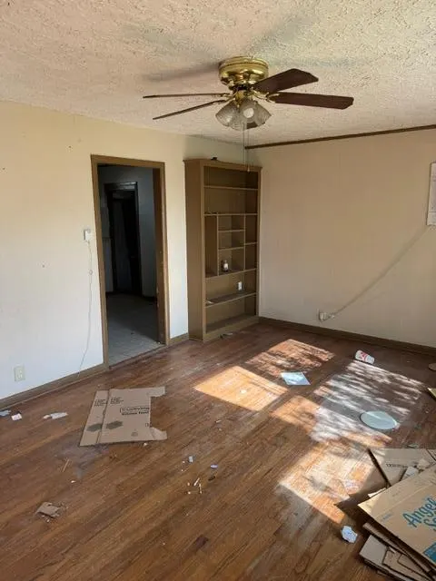Photo 7 — 407 S Fox Street, Wayne, OK 73095