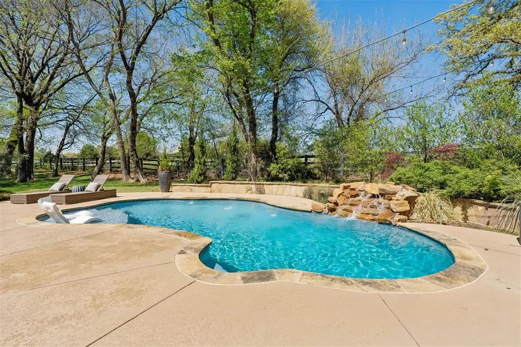 Photo 4 — 2216 Crestwood Drive, Edmond, OK 73049