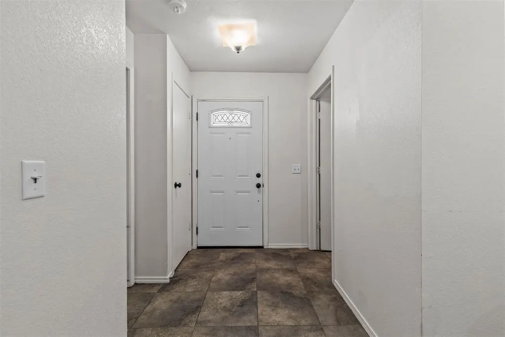 Photo 2 — 9101 Checkerbloom Drive, Oklahoma City, OK 73165
