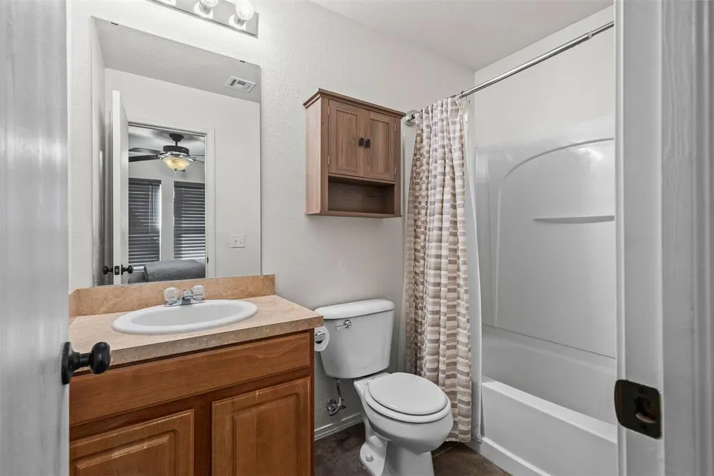 Photo 7 — 9101 Checkerbloom Drive, Oklahoma City, OK 73165