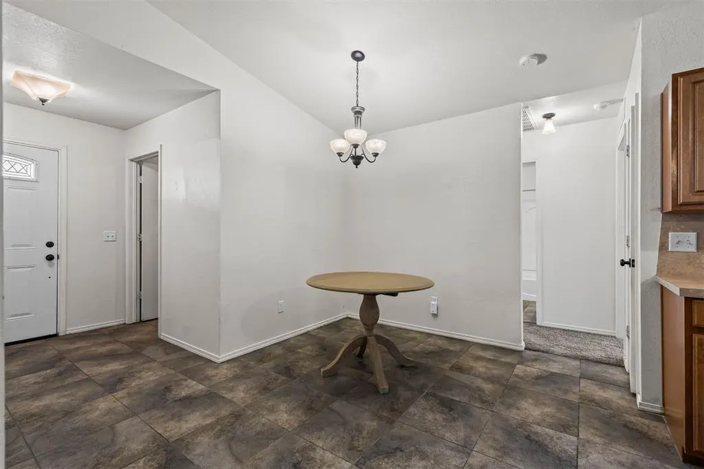 Photo 9 — 9101 Checkerbloom Drive, Oklahoma City, OK 73165