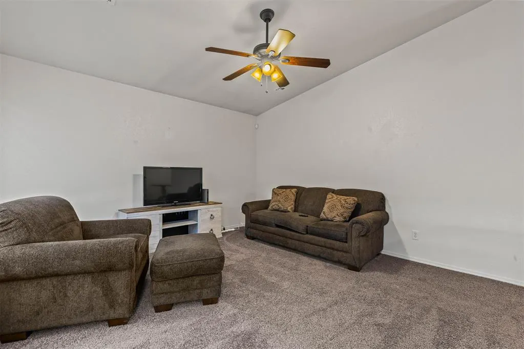 Photo 14 — 9101 Checkerbloom Drive, Oklahoma City, OK 73165