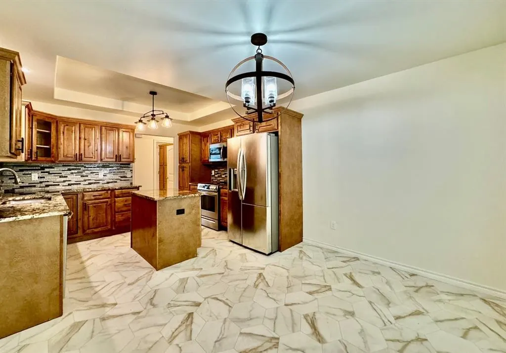 Photo 7 — 308 N Lockeport Drive, Edmond, OK 73003