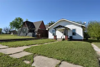 Sold home at 218 W Seminole Avenue