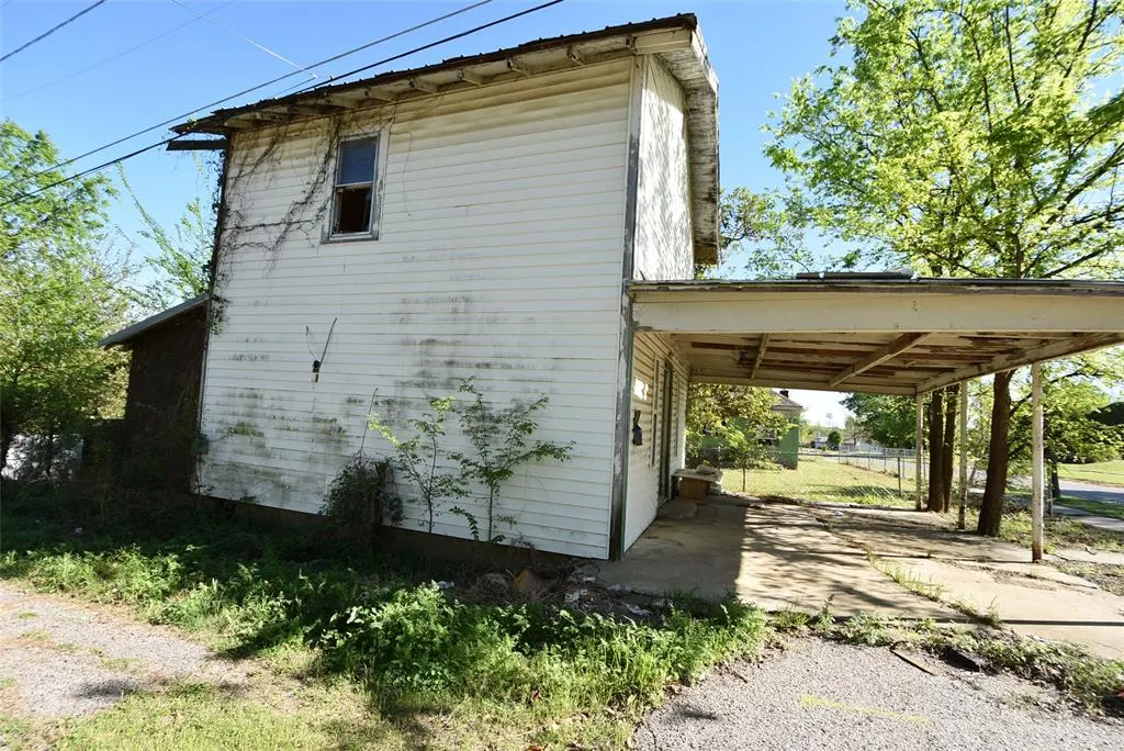 Photo 10 — 218 W Seminole Avenue, Seminole, OK 74868