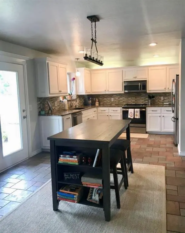 Photo 7 — 12200 Asbury Drive, Oklahoma City, OK 73162