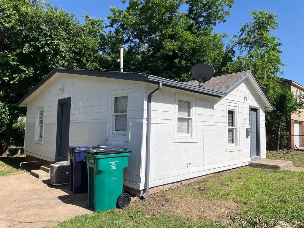 Front exterior — 2912 N Independence Avenue, Oklahoma City, OK 73107