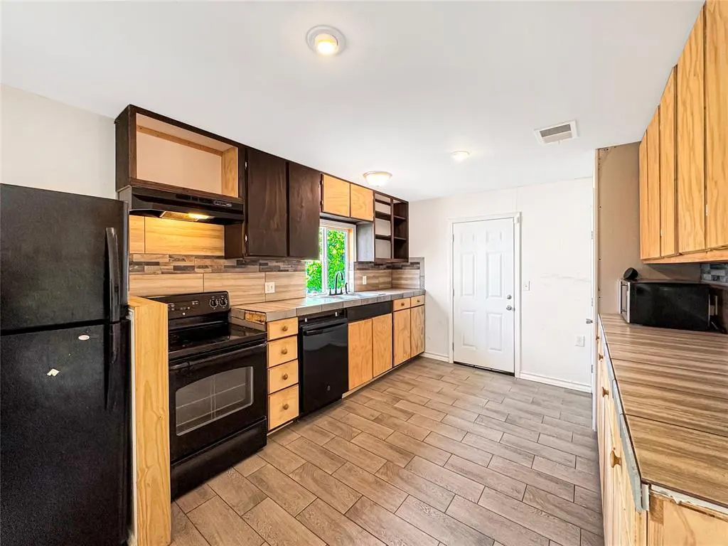 Photo 8 — 2308 Miramar Boulevard, Oklahoma City, OK 73111