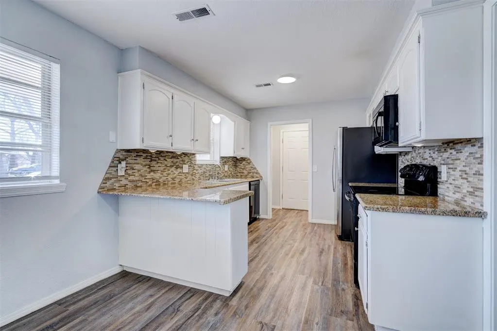 Photo 6 — 629 Parkhurst Terrace, Edmond, OK 73003