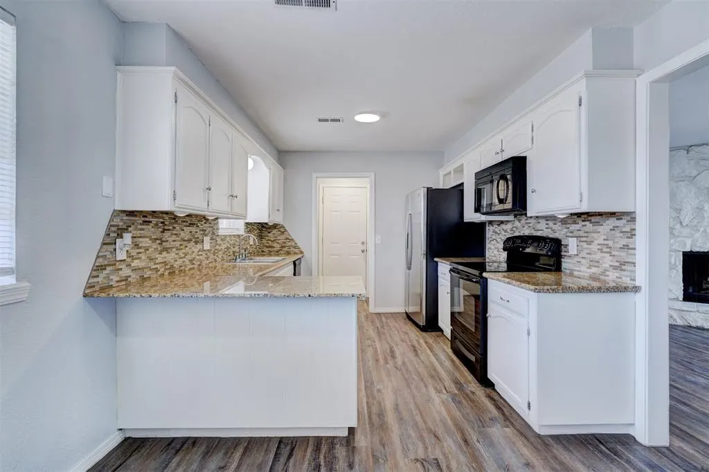Photo 7 — 629 Parkhurst Terrace, Edmond, OK 73003