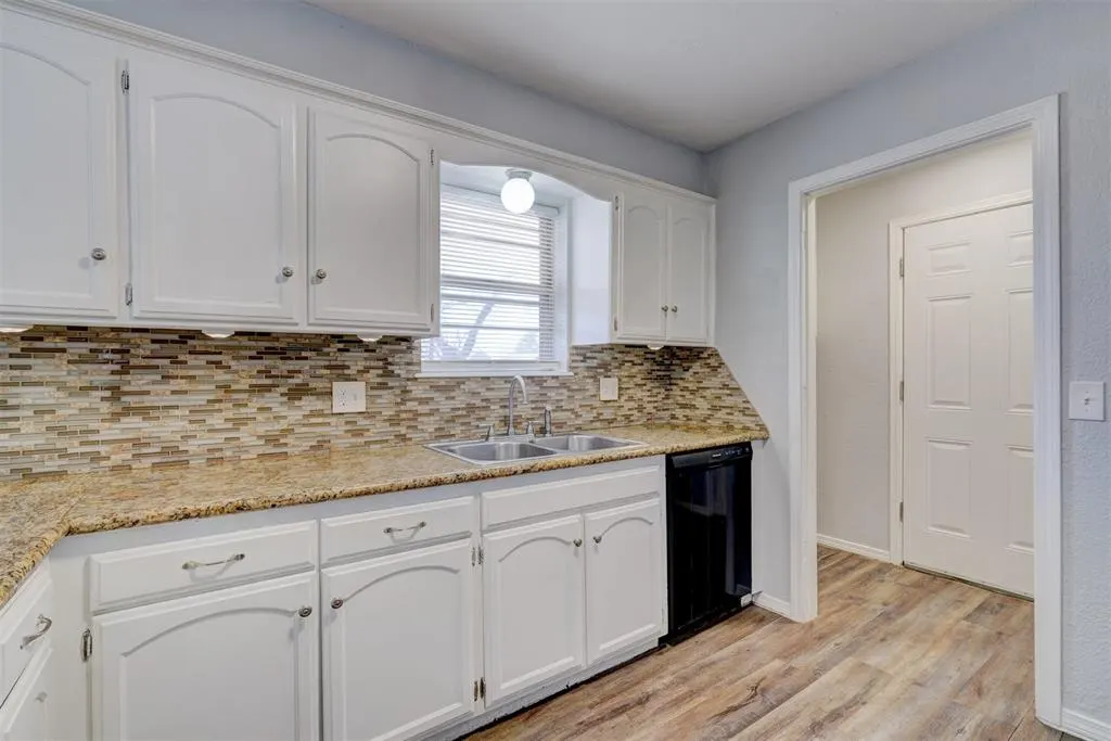 Photo 8 — 629 Parkhurst Terrace, Edmond, OK 73003