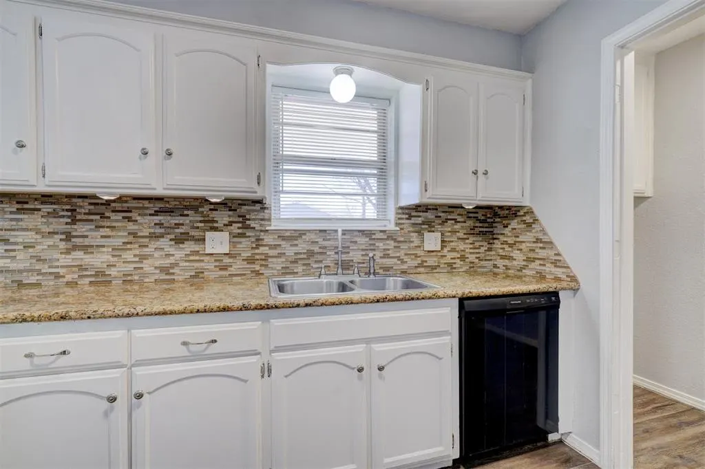 Photo 9 — 629 Parkhurst Terrace, Edmond, OK 73003