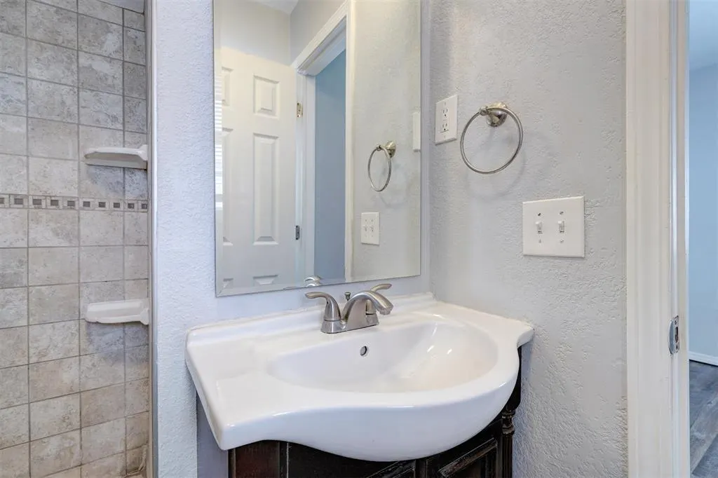 Photo 36 — 629 Parkhurst Terrace, Edmond, OK 73003