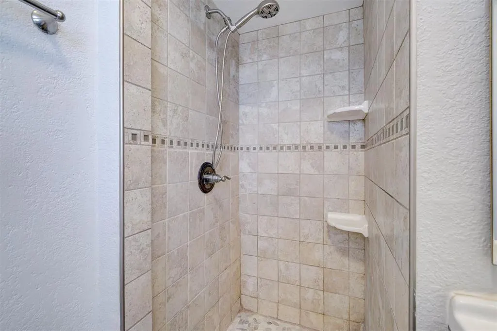 Photo 37 — 629 Parkhurst Terrace, Edmond, OK 73003