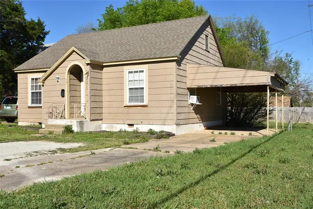 Photo 3 — 1000 N McKinley Street, Seminole, OK 74868