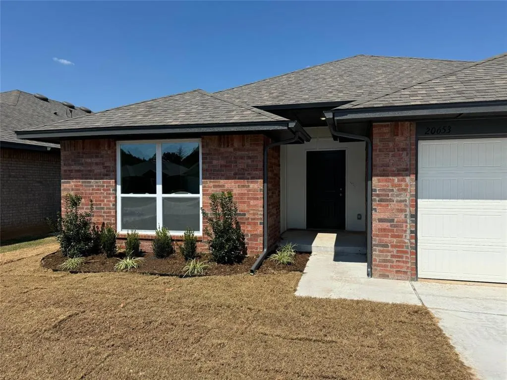 Photo 2 — 20653 Brush Creek Boulevard, Harrah, OK 73045