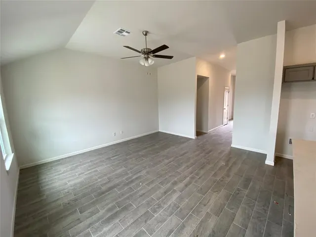 Photo 4 — 20653 Brush Creek Boulevard, Harrah, OK 73045