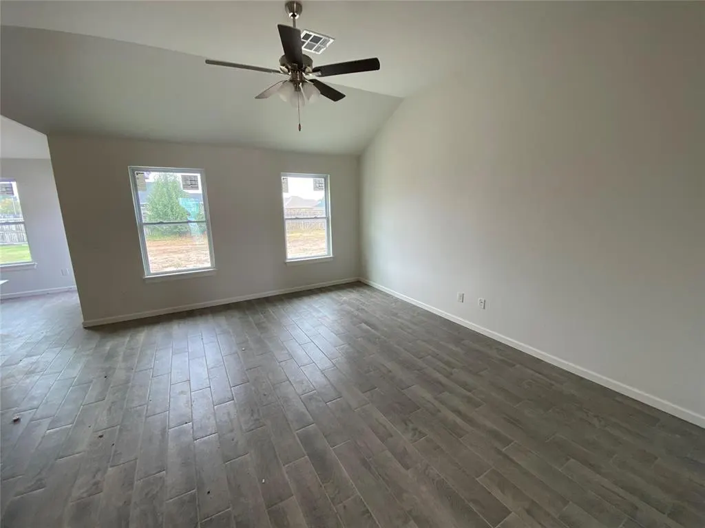 Photo 5 — 20653 Brush Creek Boulevard, Harrah, OK 73045