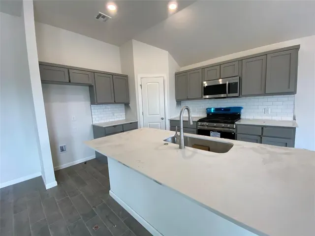 Photo 7 — 20653 Brush Creek Boulevard, Harrah, OK 73045