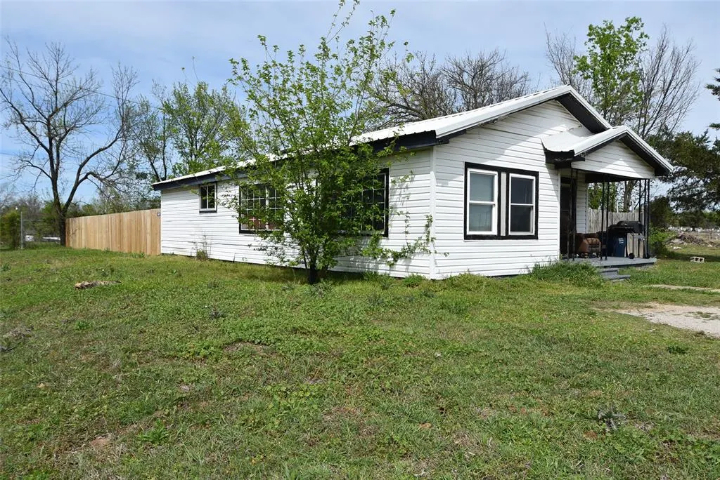Photo 3 — 1632 W Strothers Avenue, Seminole, OK 74868