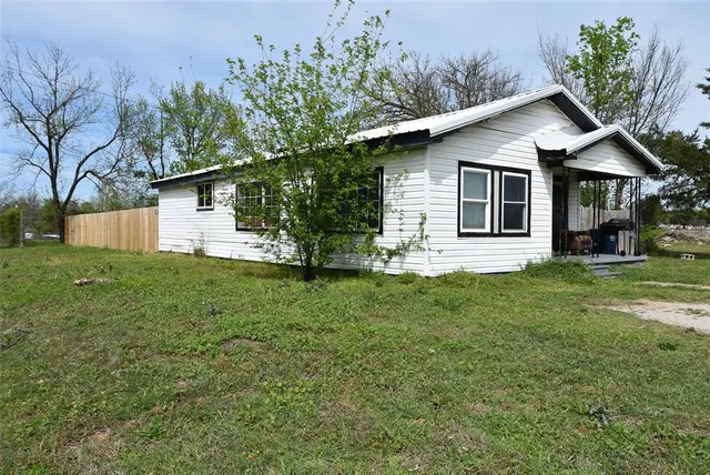 Photo 3 — 1632 W Strothers Avenue, Seminole, OK 74868