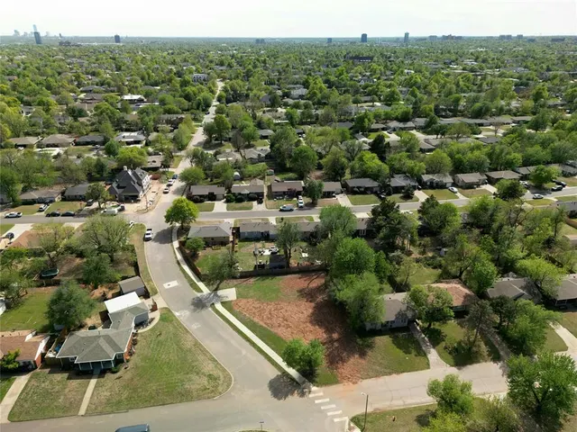 Photo 6 — 1800 Brighton Avenue, Oklahoma City, OK 73120