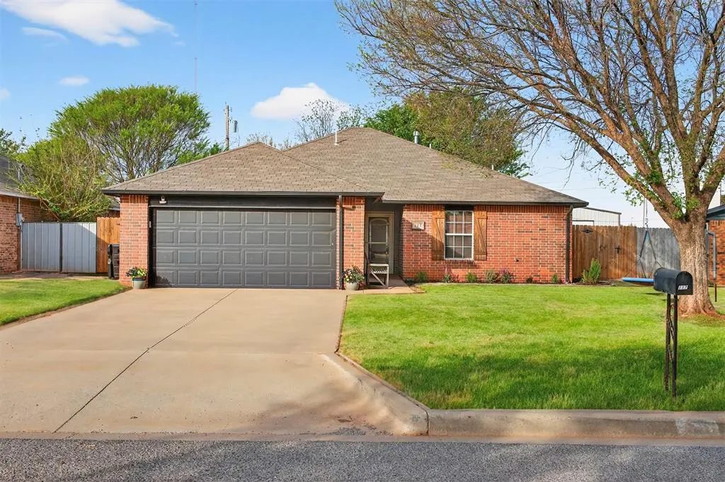 Front exterior — 117 Meadow Ridge Drive, Elk City, OK 73644