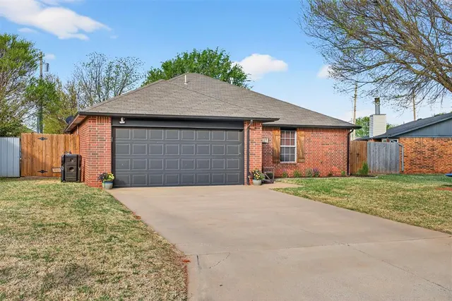 Photo 3 — 117 Meadow Ridge Drive, Elk City, OK 73644