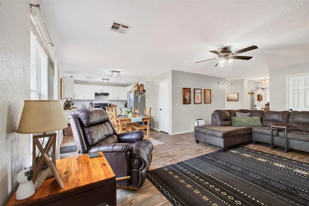 Photo 5 — 117 Meadow Ridge Drive, Elk City, OK 73644