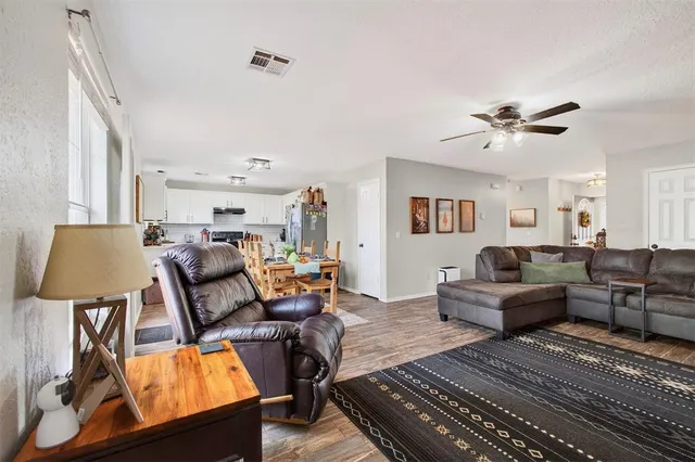 Photo 5 — 117 Meadow Ridge Drive, Elk City, OK 73644