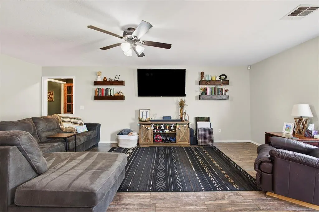 Photo 9 — 117 Meadow Ridge Drive, Elk City, OK 73644