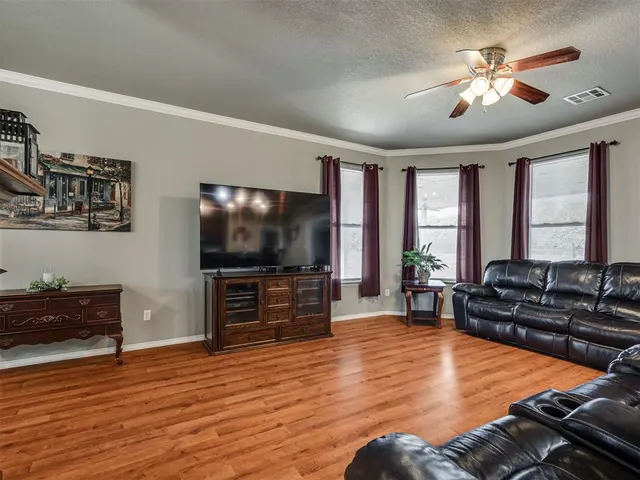 Photo 8 — 3325 Janet Lane, Harrah, OK 73045