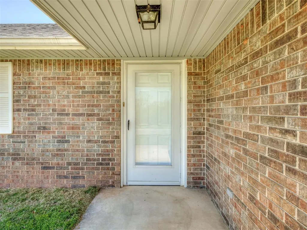 Photo 4 — 105 Eldridge Avenue, Luther, OK 73054