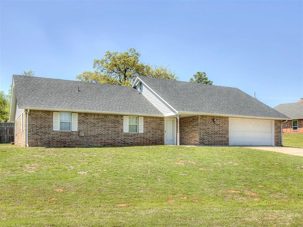 Photo 2 — 105 Eldridge Avenue, Luther, OK 73054